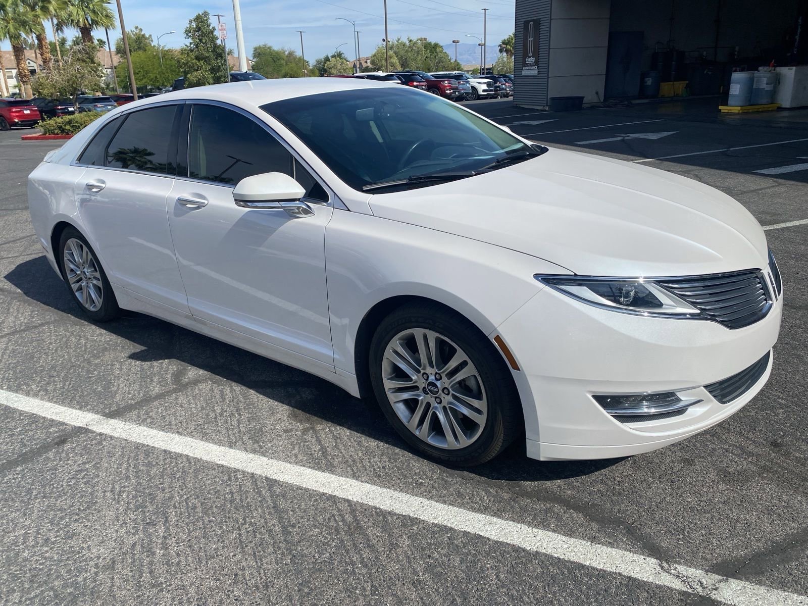 Used 2016 Lincoln MKZ FWD image 3