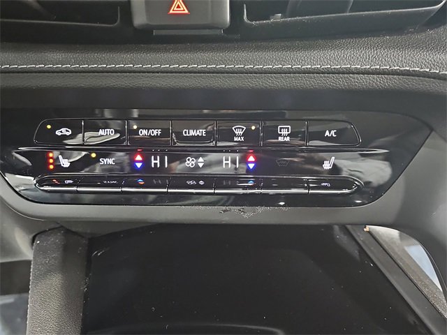 Certified 2022 Buick Envision Essence w/ Sport Touring Package image 21