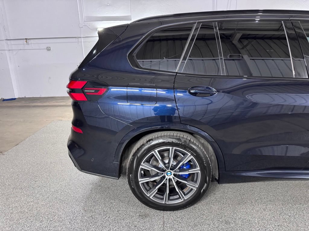 Used 2024 BMW X5 xDrive40i w/ M Sport Package AWD/4WD image 8
