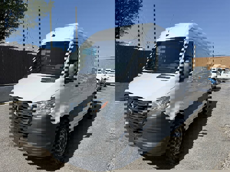 Used 2025 Mercedes-Benz Sprinter 2500 image 21