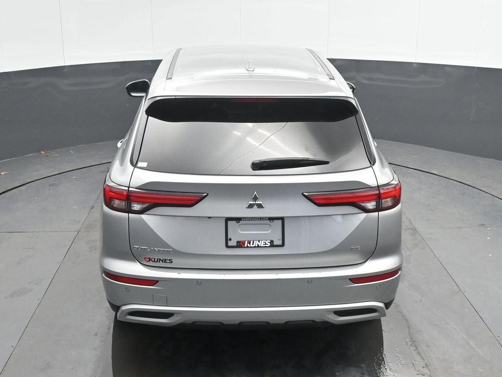 Used 2024 Mitsubishi Outlander SE image 33