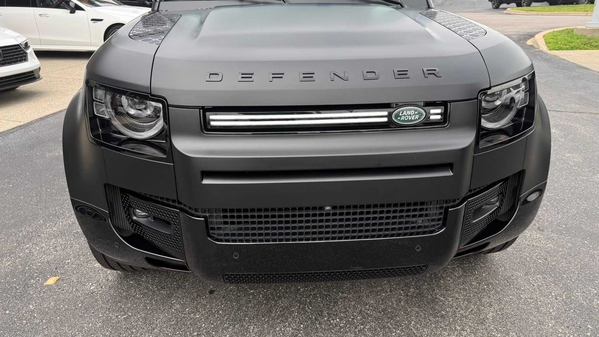 Used 2025 Land Rover Defender 110 X AWD/4WD image 12