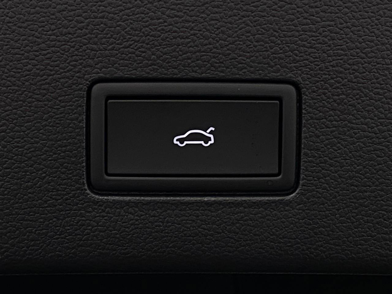 New 2026 Volkswagen Atlas Cross Sport SEL R-Line image 7