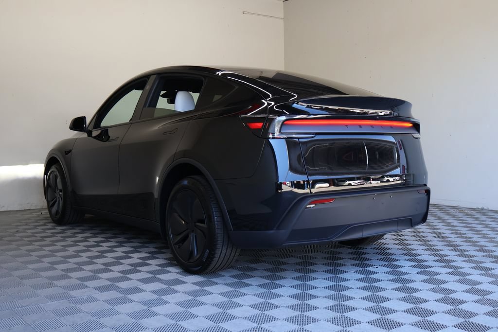 Used 2026 Tesla Model Y 2WD image 13