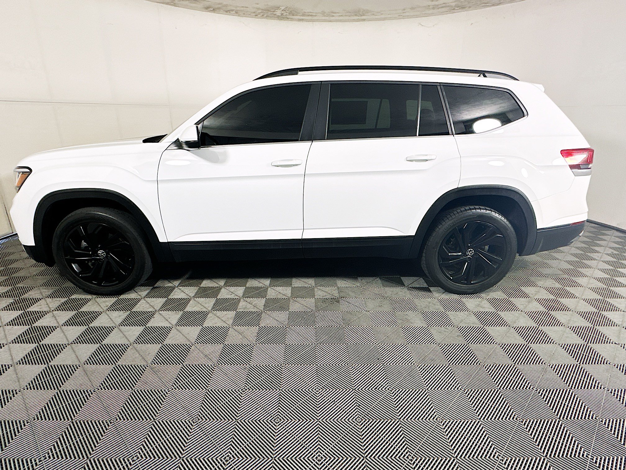 Used 2022 Volkswagen Atlas SE AWD/4WD image 6