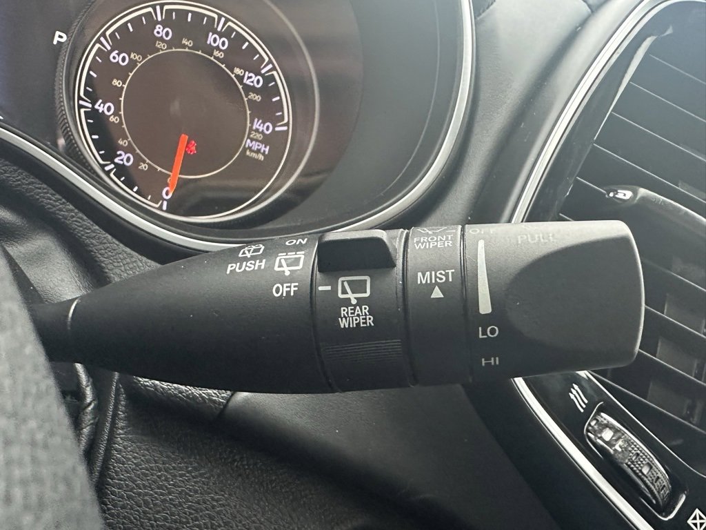 Used 2019 Jeep Cherokee Overland w/ Technology Group image 25