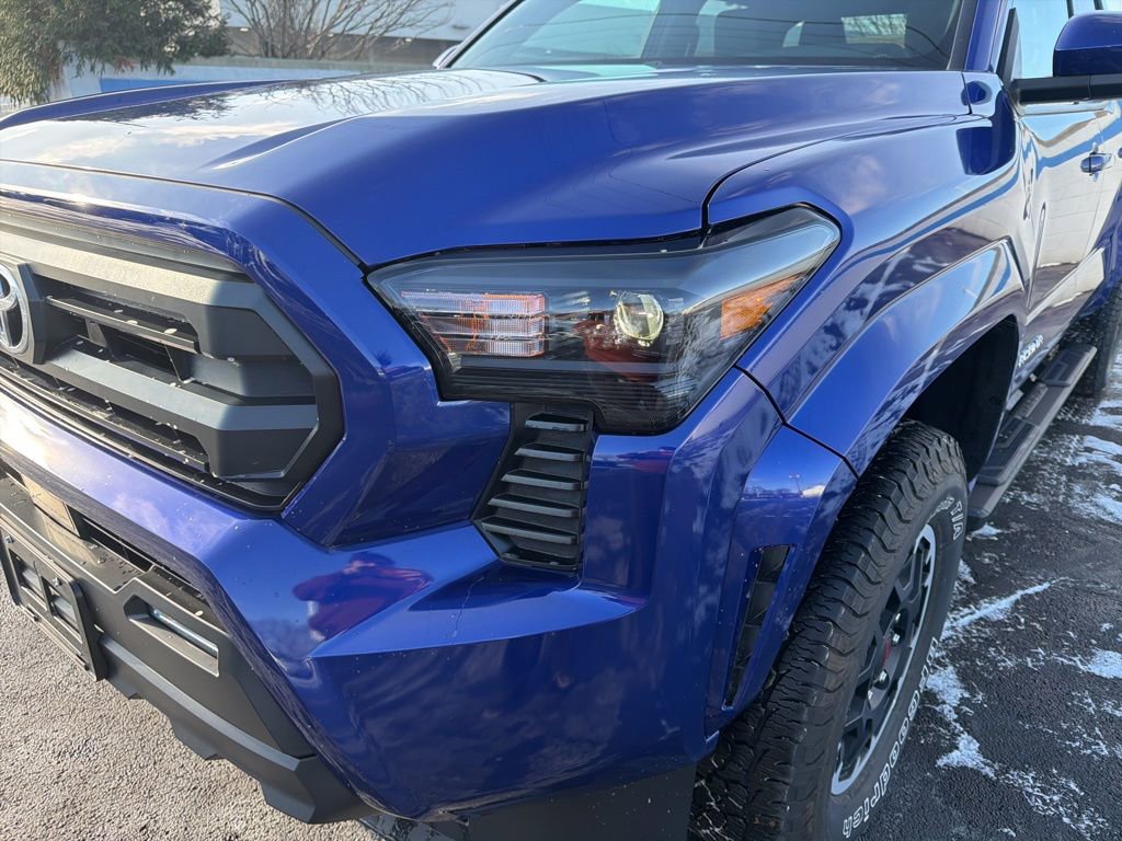 Used 2025 Toyota Tacoma SR5 image 9