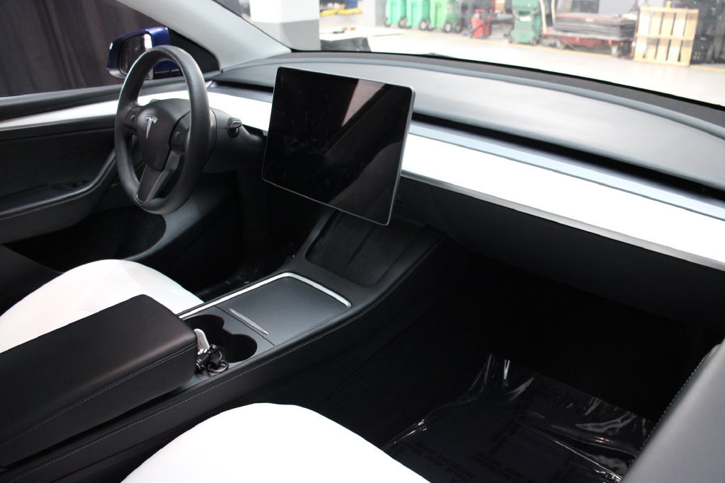 Used 2023 Tesla Model Y Long Range AWD/4WD image 19