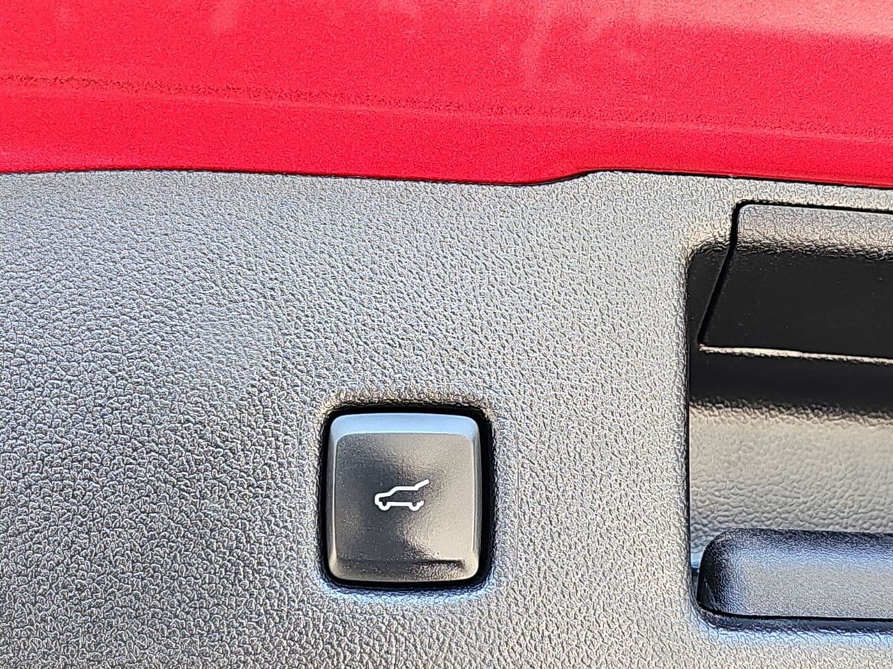 Used 2022 Ford Escape SE w/ SE Sport Appearance Package FWD image 16