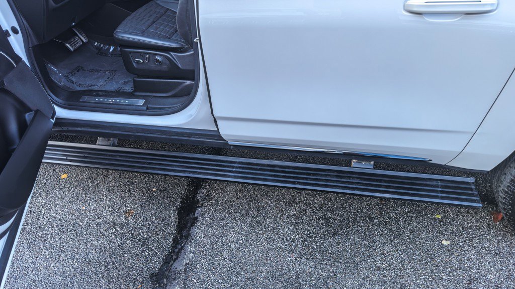 Used 2022 Cadillac Escalade ESV Sport Platinum w/ Heavy-Duty Trailer Package image 16