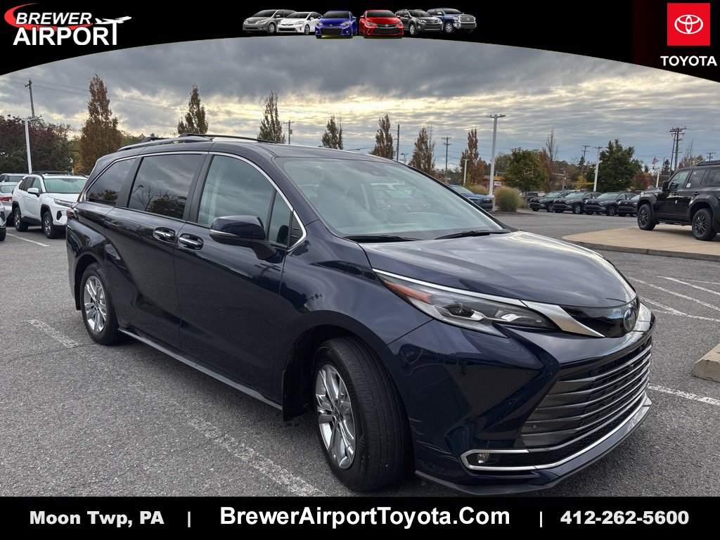 Used 2022 Toyota Sienna Platinum image 1