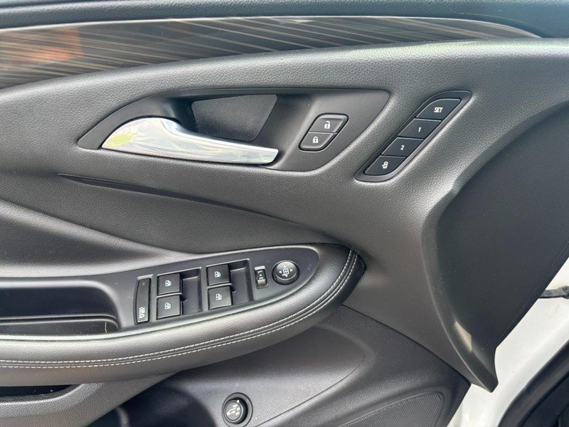 Used 2020 Buick Envision Essence w/ Experience Buick Package AWD/4WD image 10