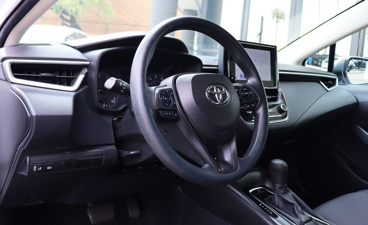 Used 2023 Toyota Corolla LE FWD image 38