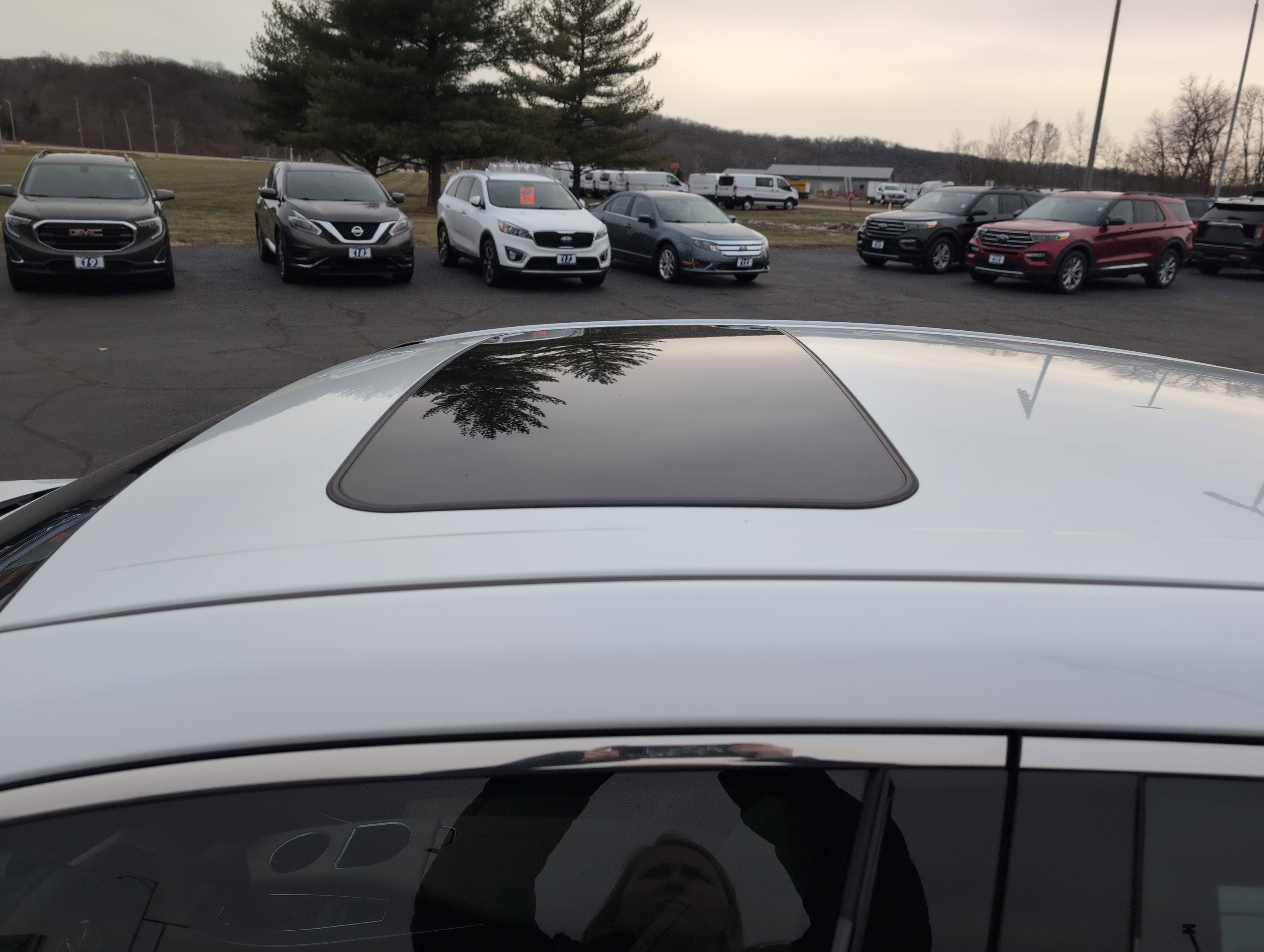 Used 2019 Toyota Avalon Limited image 9