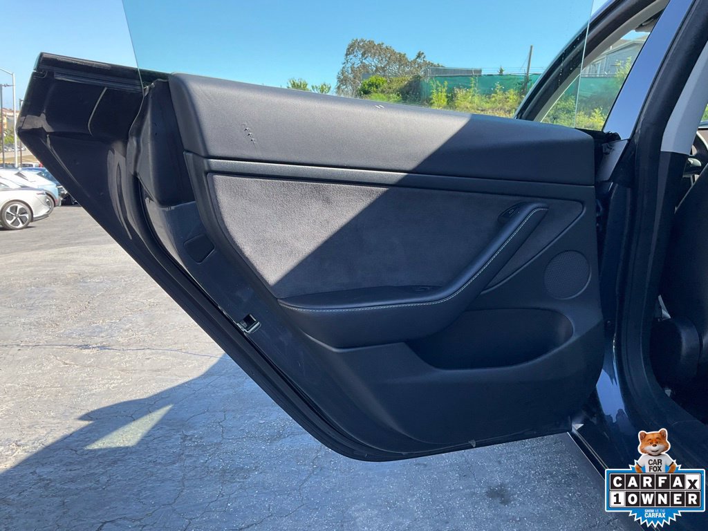 Used 2022 Tesla Model 3 Long Range AWD/4WD image 36