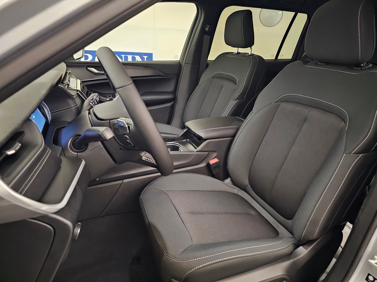 New 2025 Jeep Grand Cherokee L Altitude image 11