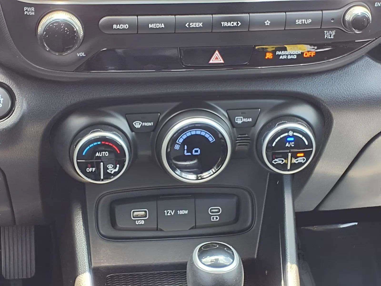 Certified 2024 Hyundai Venue SEL FWD image 14