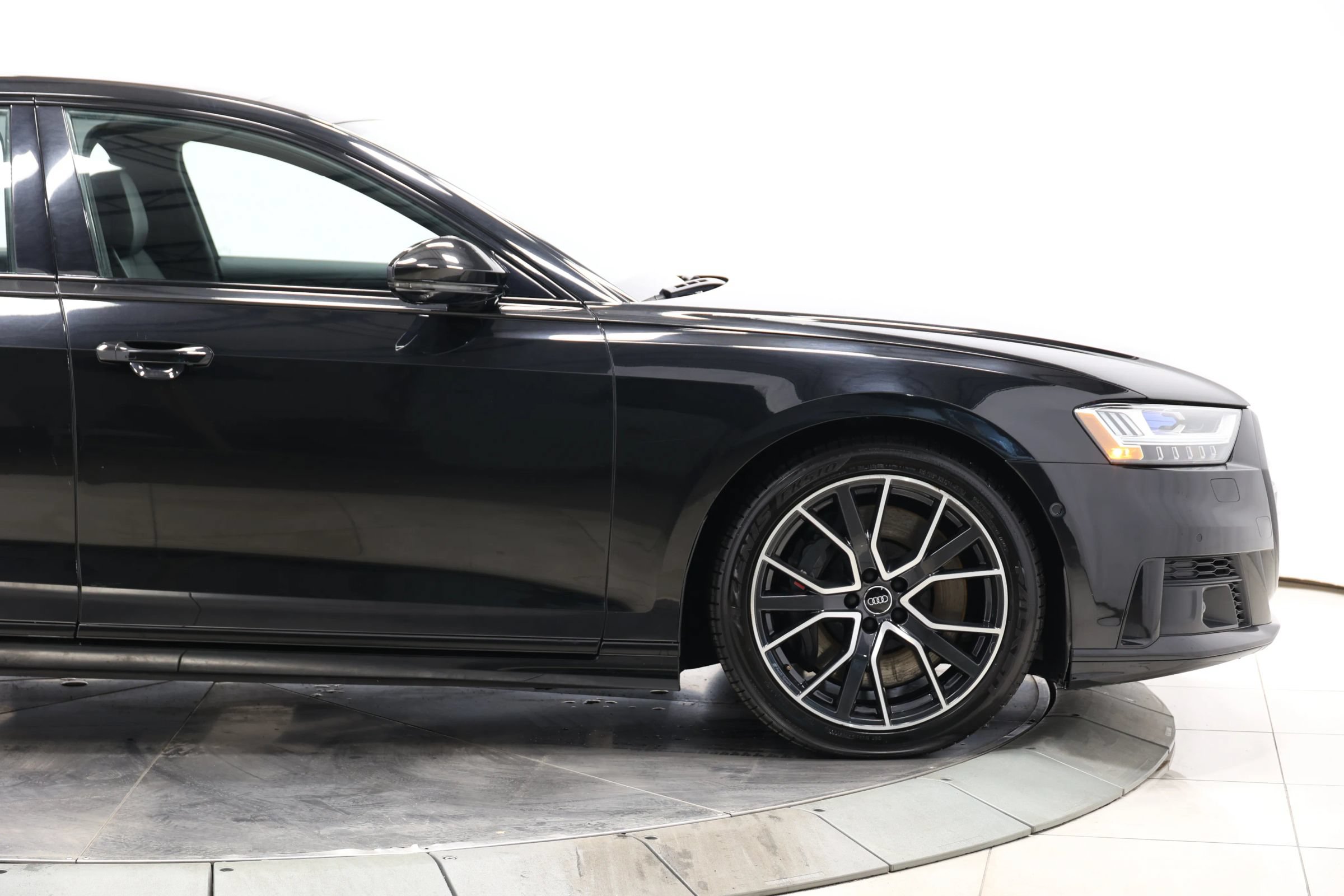 Used 2020 Audi S8 L w/ S8 Executive Package AWD/4WD image 55