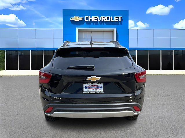 New 2026 Chevrolet Trax LT w/ LT Convenience Package FWD image 5