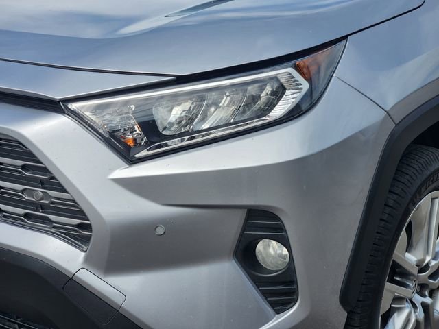 Used 2020 Toyota RAV4 Limited FWD image 6