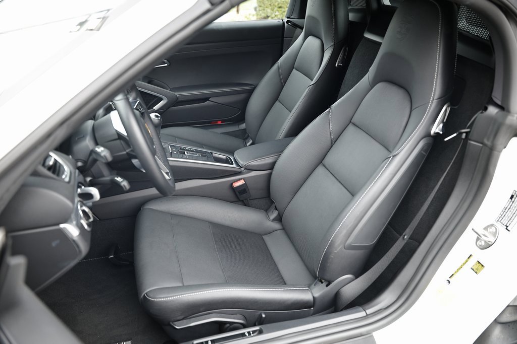 Certified 2024 Porsche 718 Boxster image 5