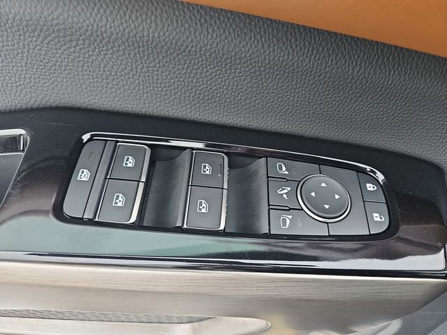 Used 2025 Nissan Pathfinder Platinum image 29