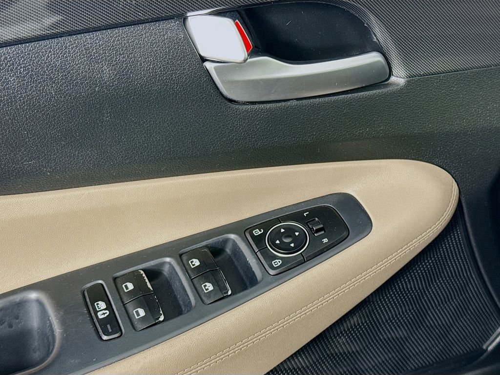Used 2021 Hyundai Santa Fe SEL image 17