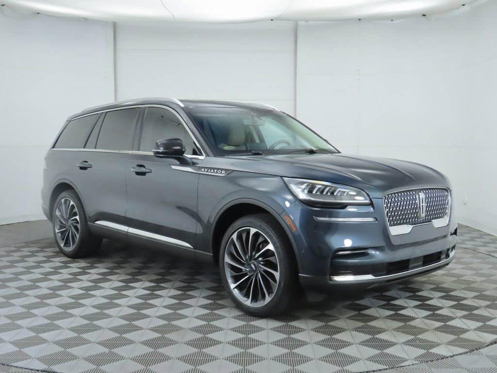 Used 2022 Lincoln Aviator Reserve w/ Equipment Group 201A image 3