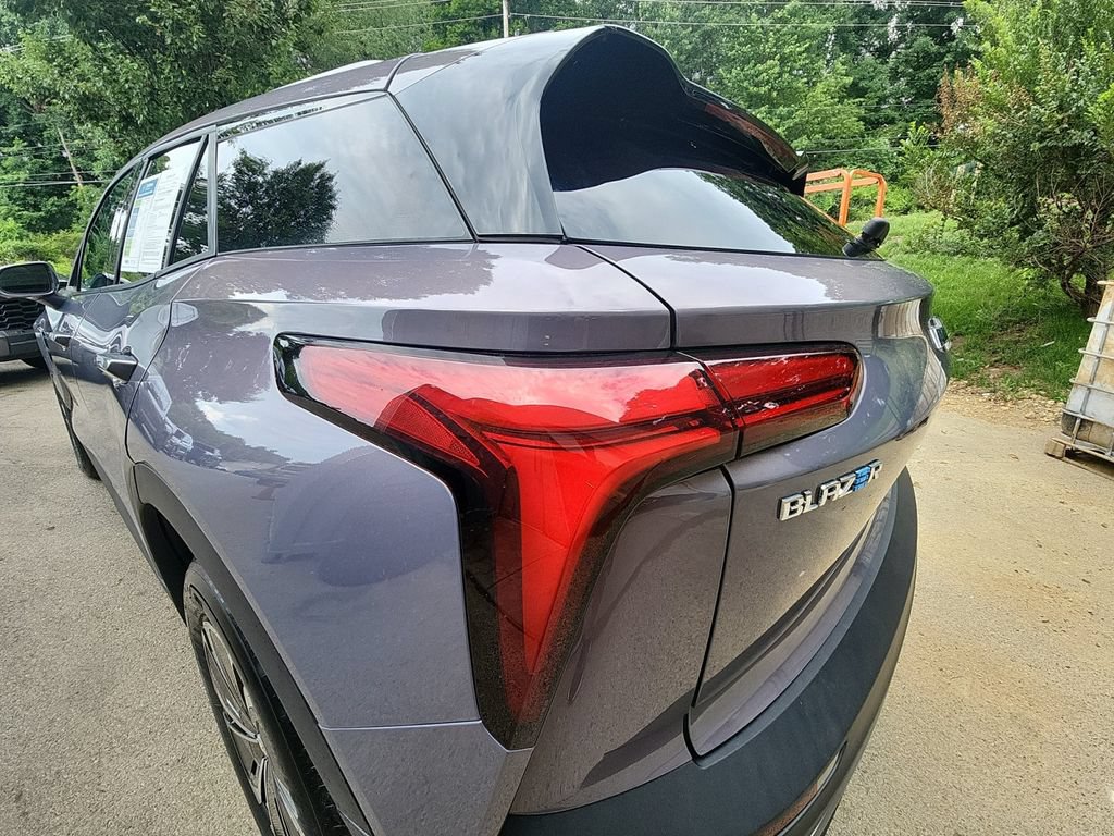 Certified 2024 Chevrolet Blazer EV LT AWD/4WD image 31