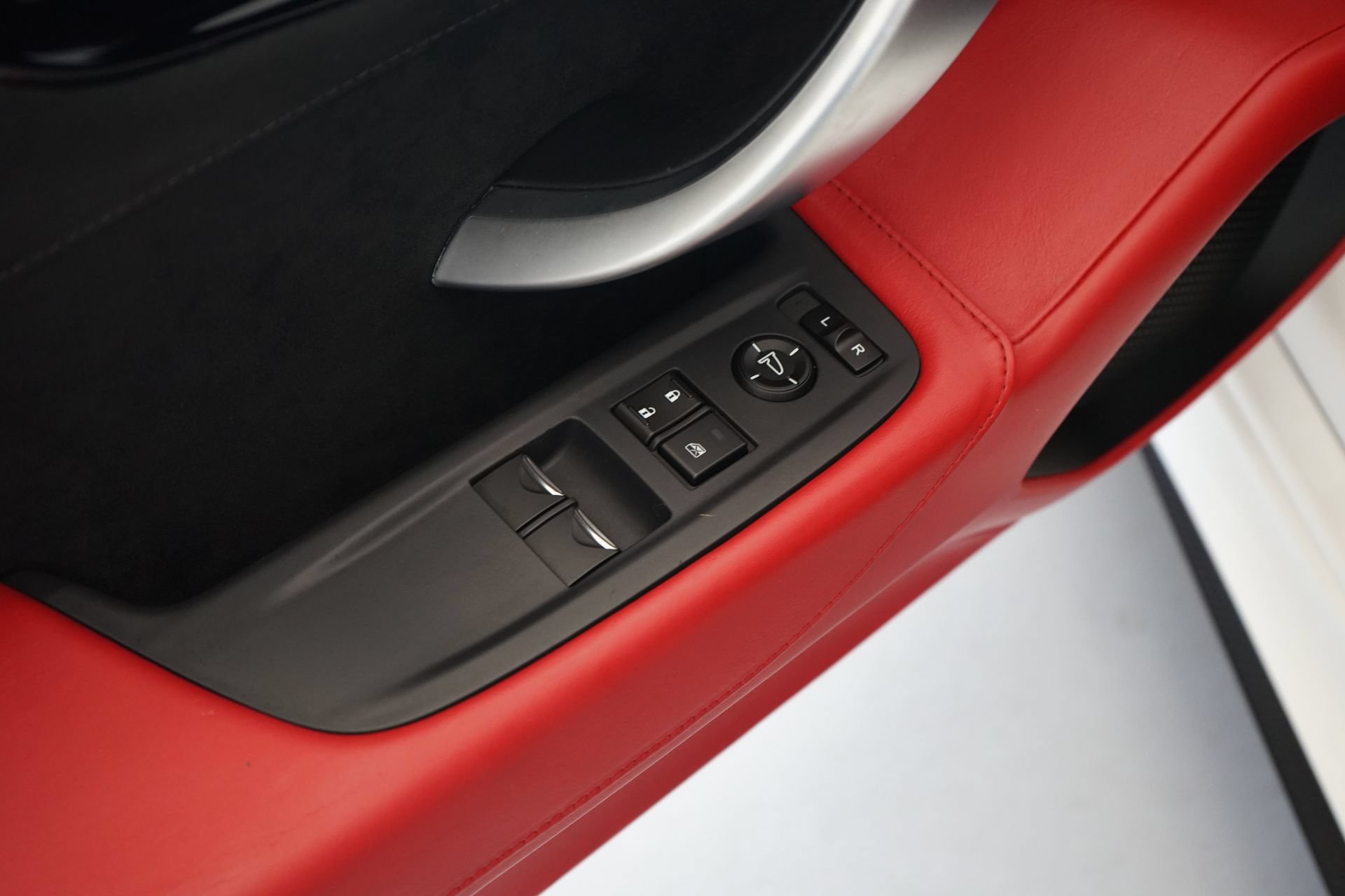 Used 2017 Acura NSX AWD/4WD image 17
