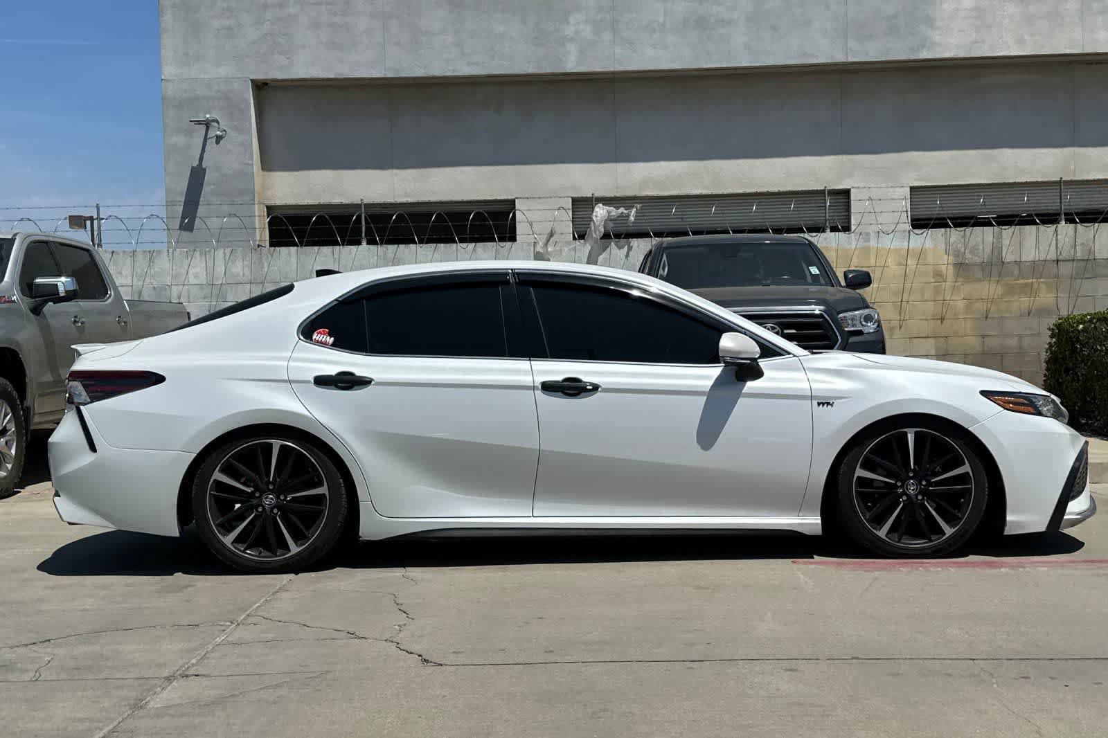 Used 2021 Toyota Camry XSE FWD image 9