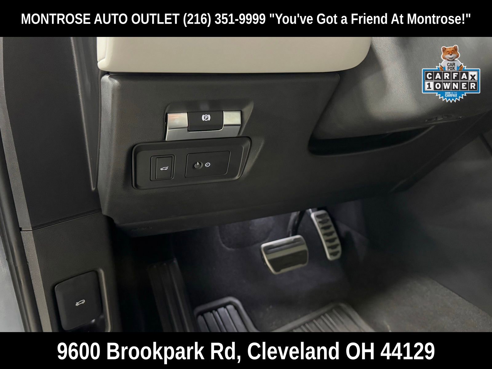 Used 2023 Land Rover Range Rover Evoque R-Dynamic SE image 16