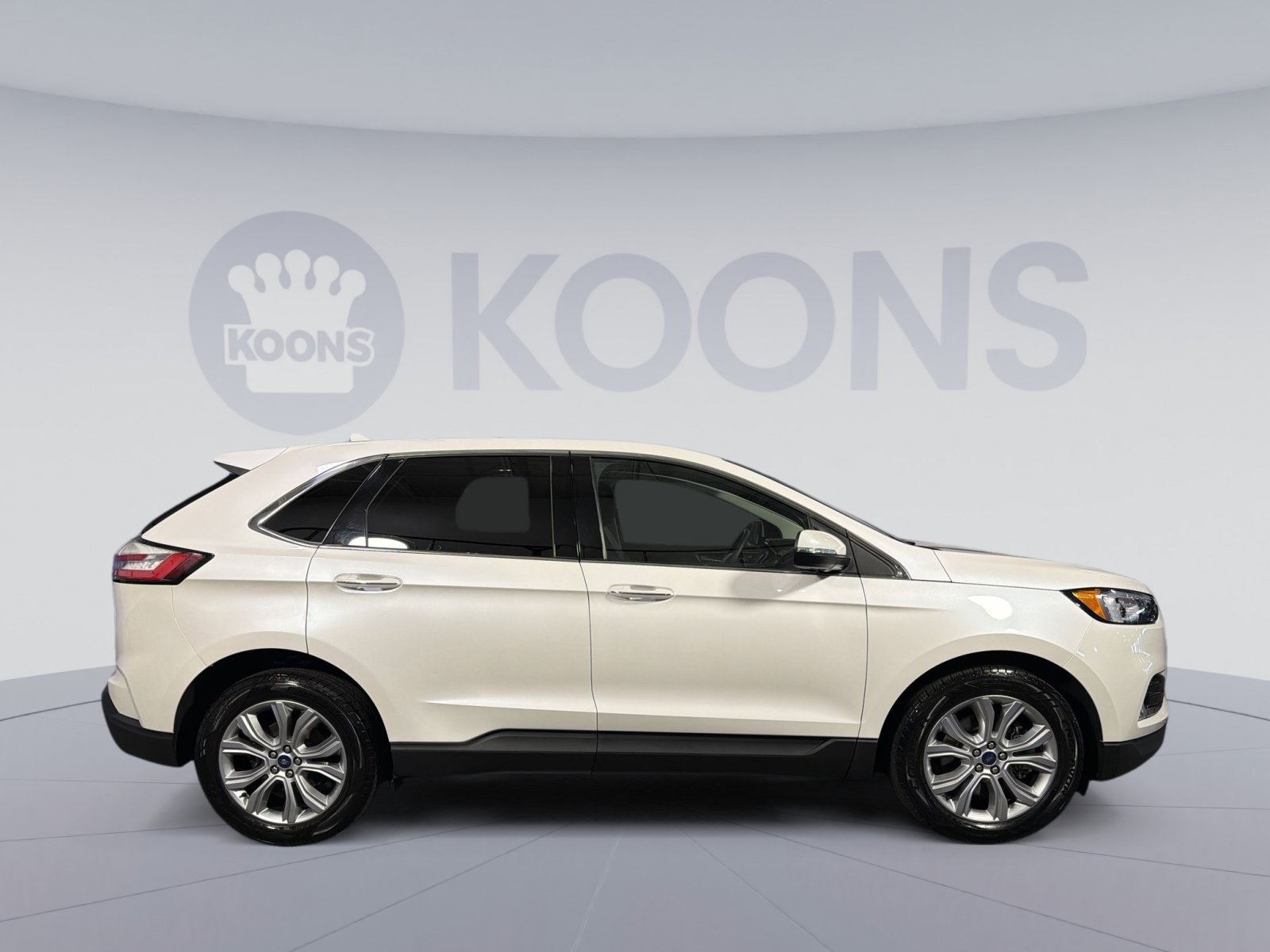 Used 2019 Ford Edge Titanium w/ Class II Trailer Tow Package AWD/4WD image 8