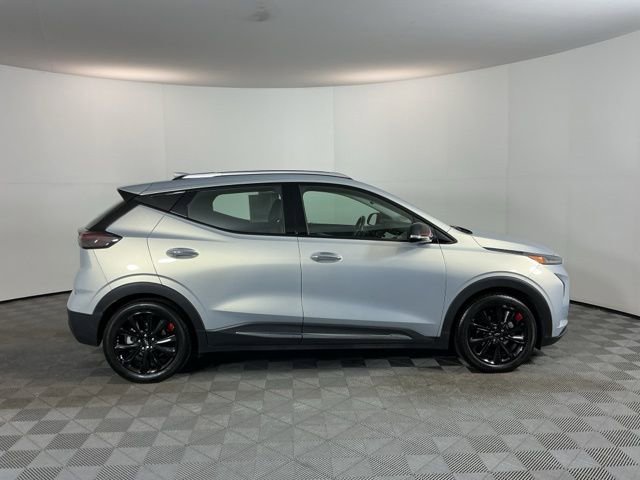 Used 2023 Chevrolet Bolt EUV Premier w/ Sun & Sound Package FWD image 4