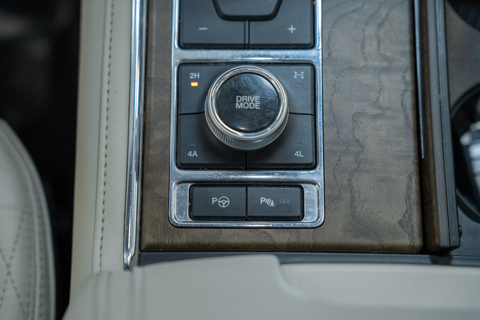 Used 2019 Ford Expedition Platinum image 39