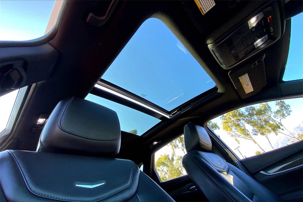 Certified 2023 Cadillac XT5 Sportv w/ Technology Package image 13