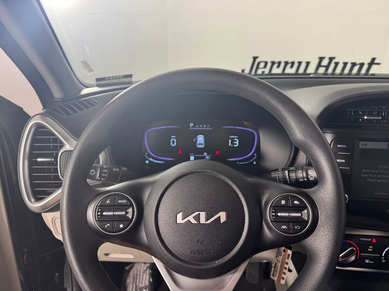 Used 2025 Kia Soul LX w/ LX Technology Package FWD image 27