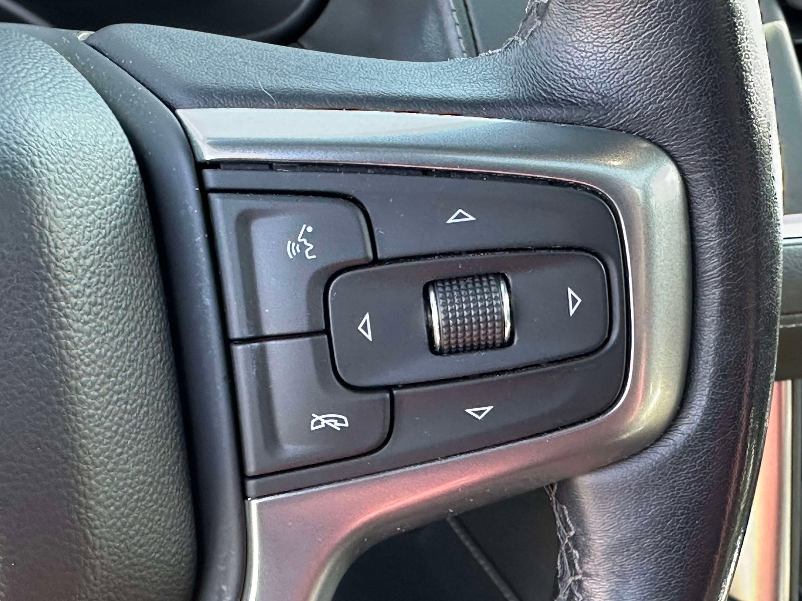 Used 2022 Chevrolet Tahoe Z71 w/ Luxury Package image 24