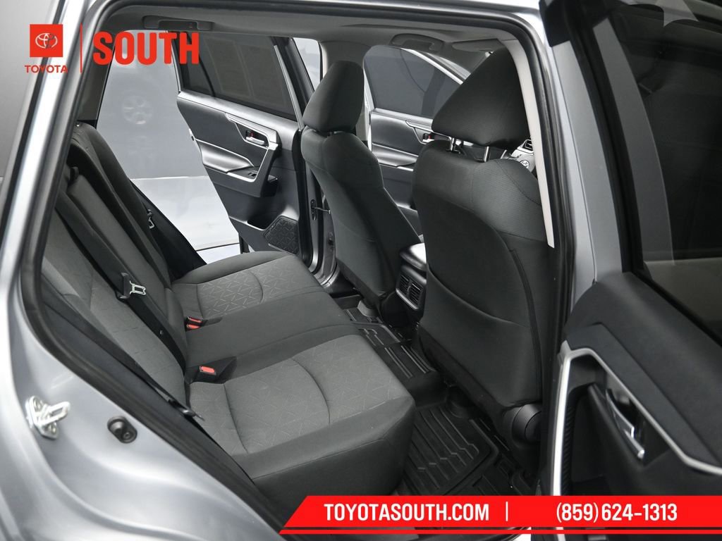Used 2019 Toyota RAV4 XLE w/ Carpet Mat Package AWD/4WD image 29