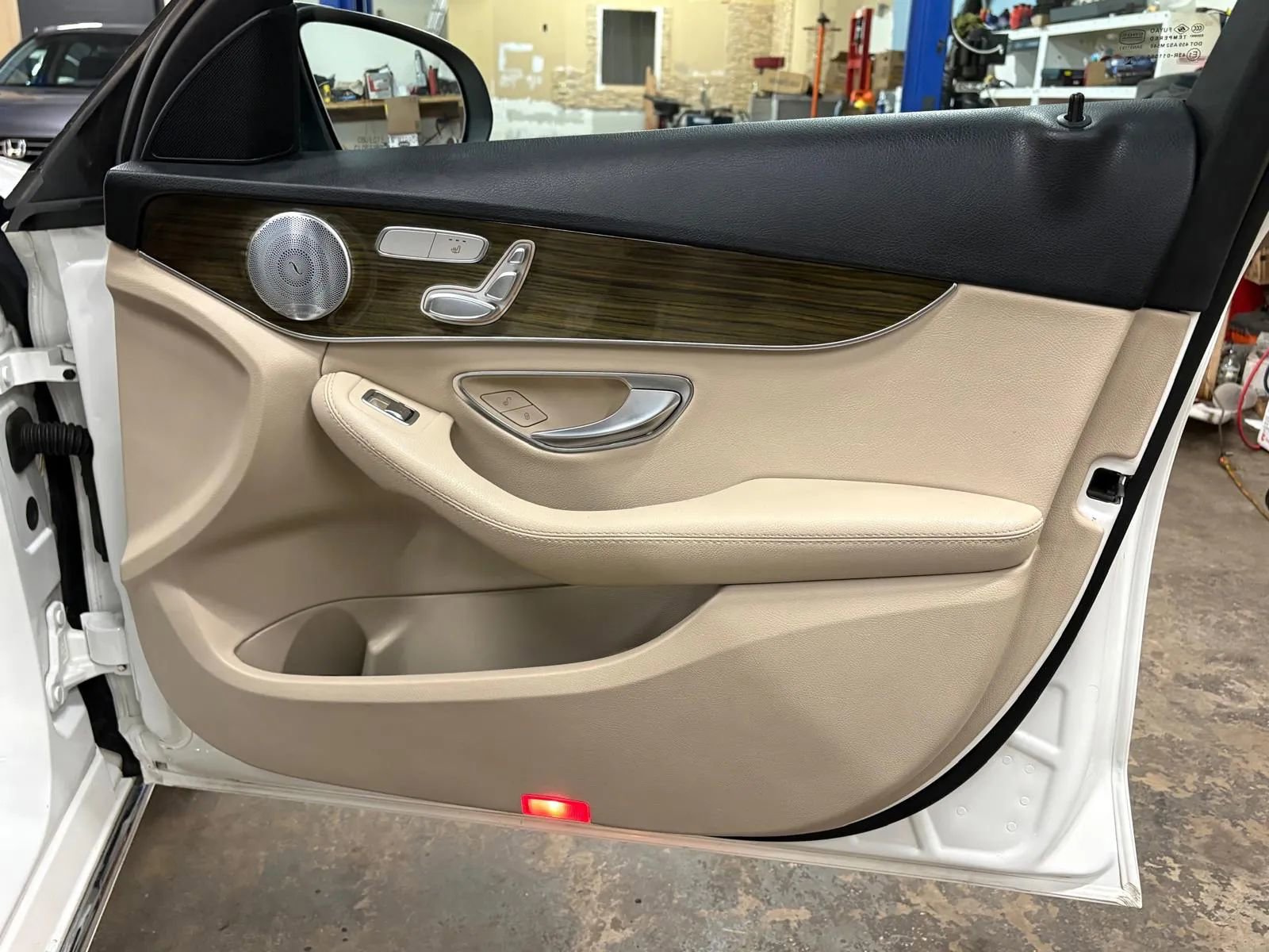 Used 2018 Mercedes-Benz C 300 4MATIC Sedan image 27