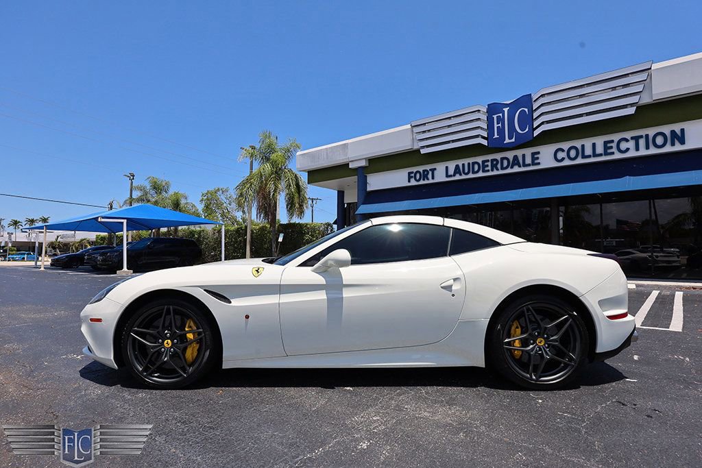 Used 2015 Ferrari California T RWD image 42