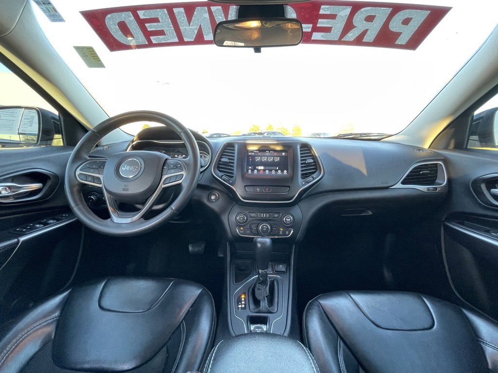 Used 2020 Jeep Cherokee Latitude Plus image 28