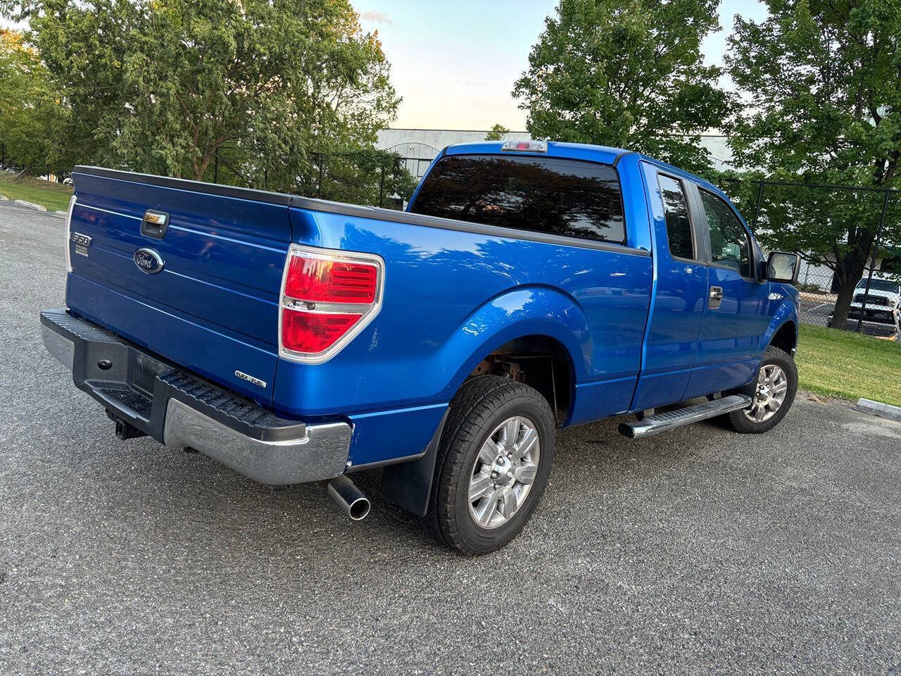 Used 2011 Ford F150 XLT w/ XLT Chrome Pkg RWD image 5
