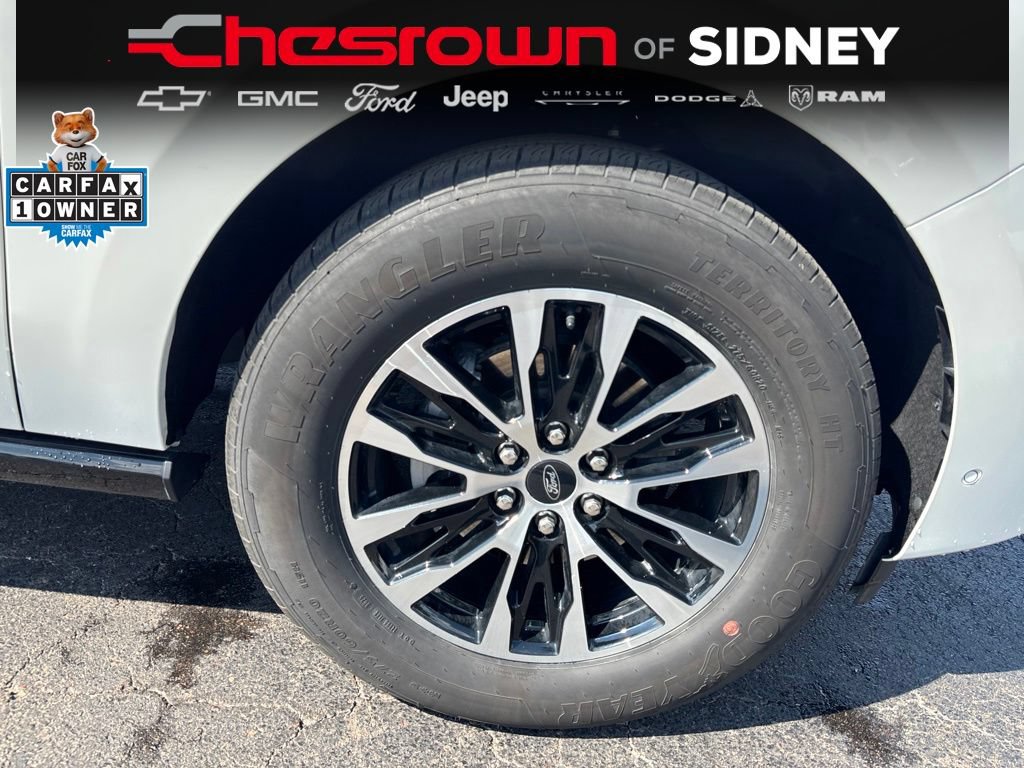 Used 2025 Ford Expedition Platinum AWD/4WD image 12