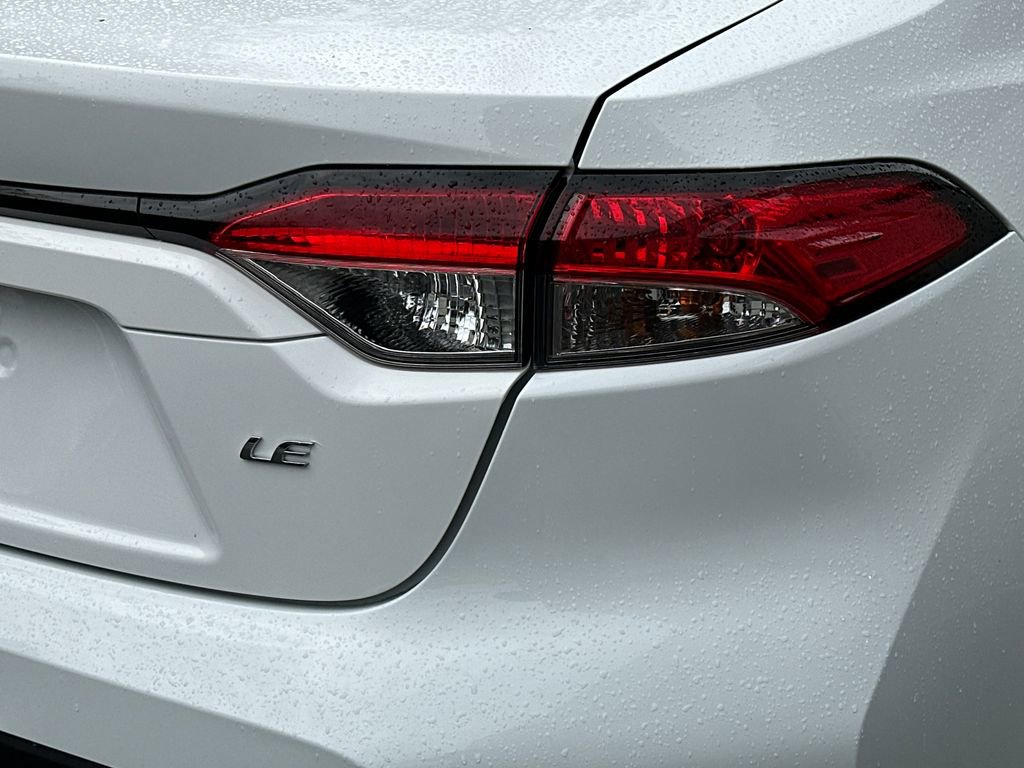 Used 2023 Toyota Corolla LE FWD image 5