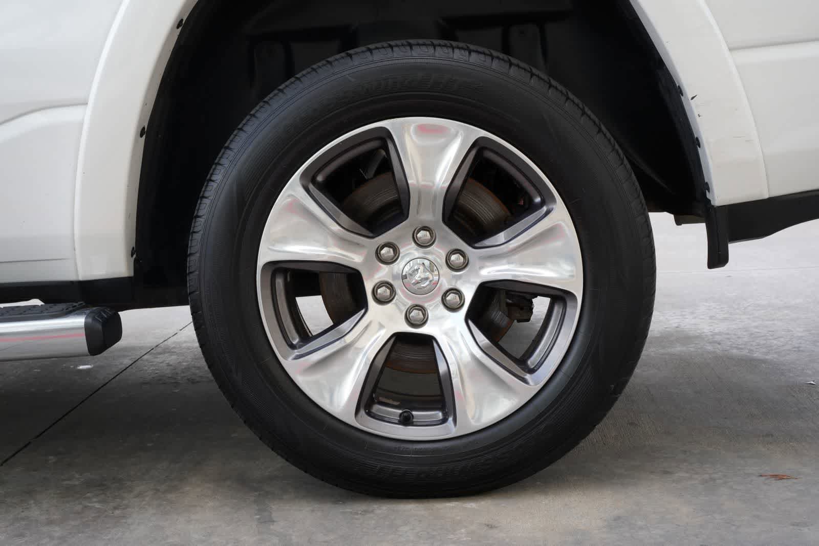 Used 2019 RAM 1500 Laramie AWD/4WD image 19