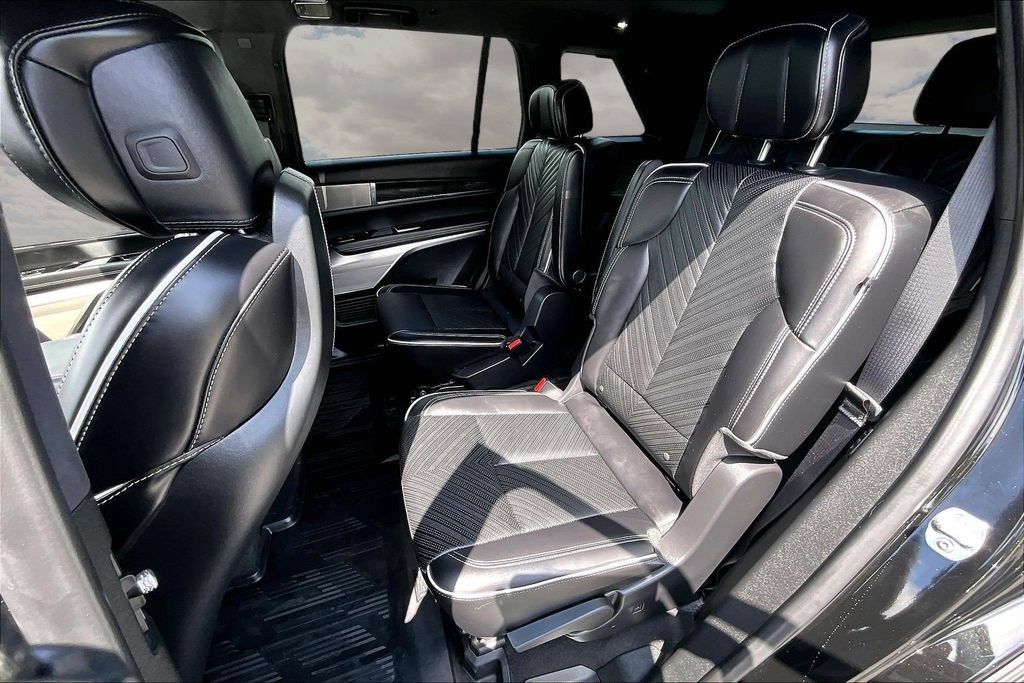 Certified 2026 Cadillac Vistiq Platinum w/ LPO, Floor Liner Package AWD/4WD image 22