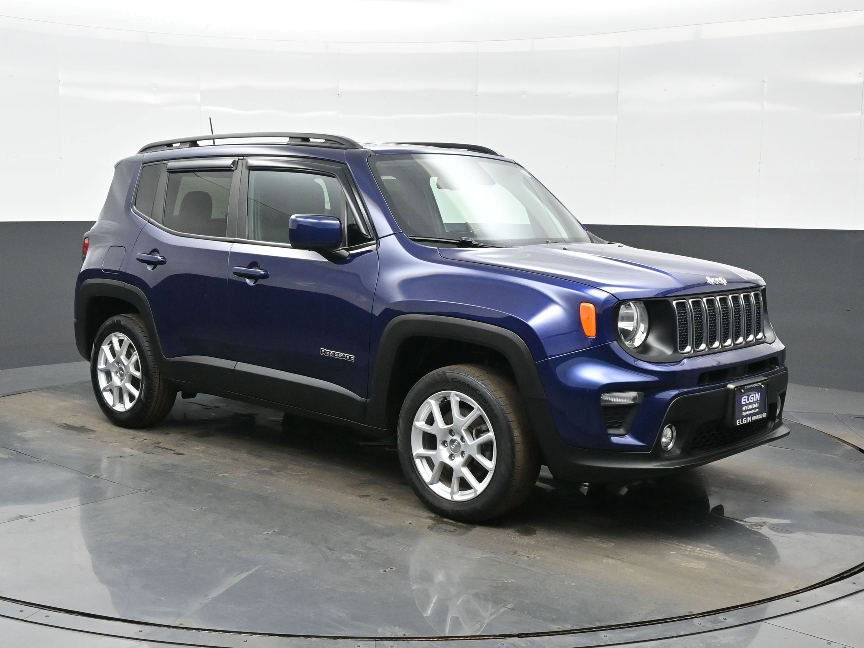 Used 2019 Jeep Renegade Latitude w/ Cold Weather Group image 8