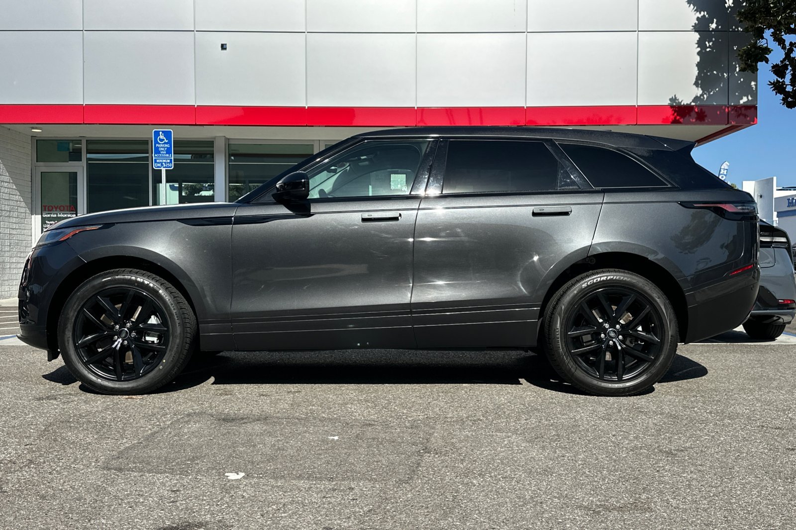 Used 2024 Land Rover Range Rover Velar S AWD/4WD image 7