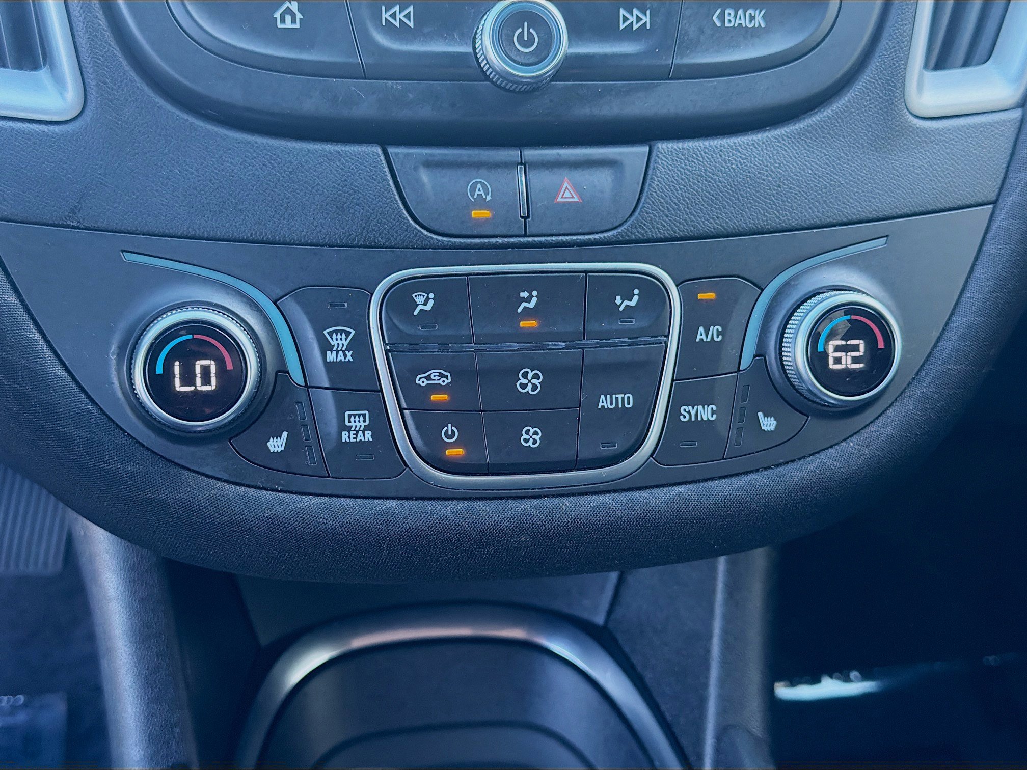 Used 2025 Chevrolet Malibu LT FWD image 13